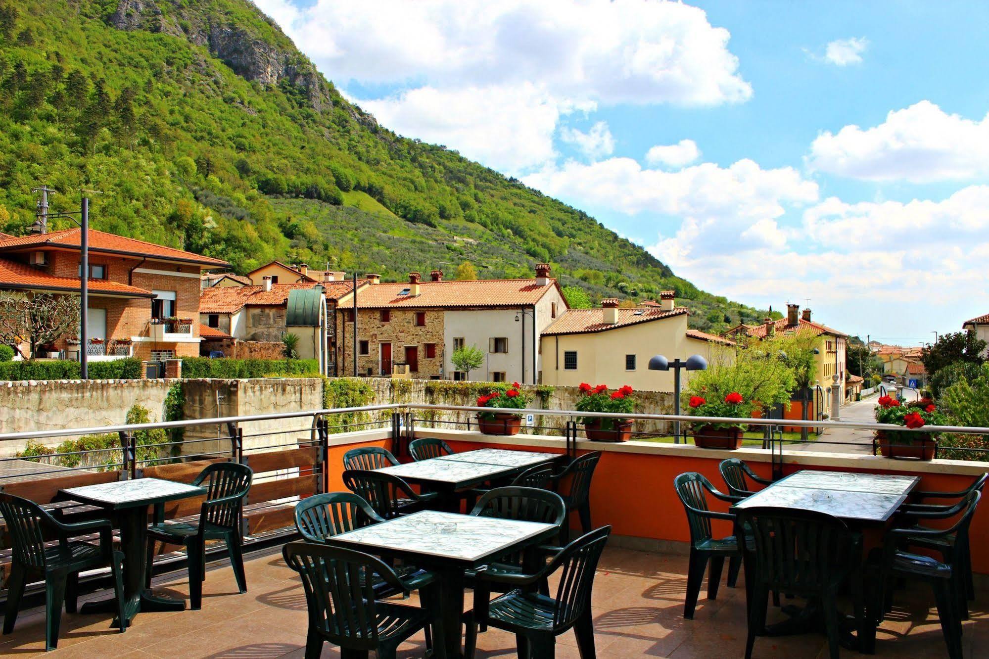 Hotel Miramonti Enoteca Pove del Grappa Exterior photo